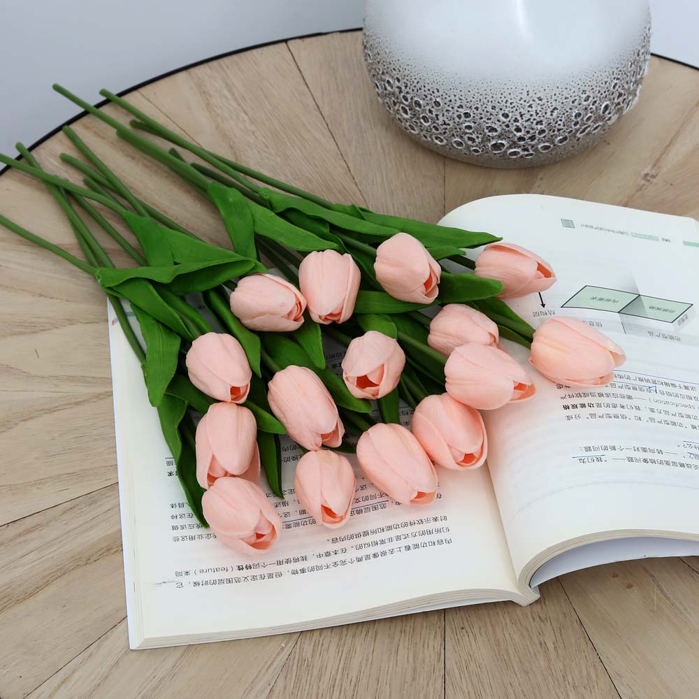باقة واحدة من زهور التوليب الصناعية (بدون مزهرية)