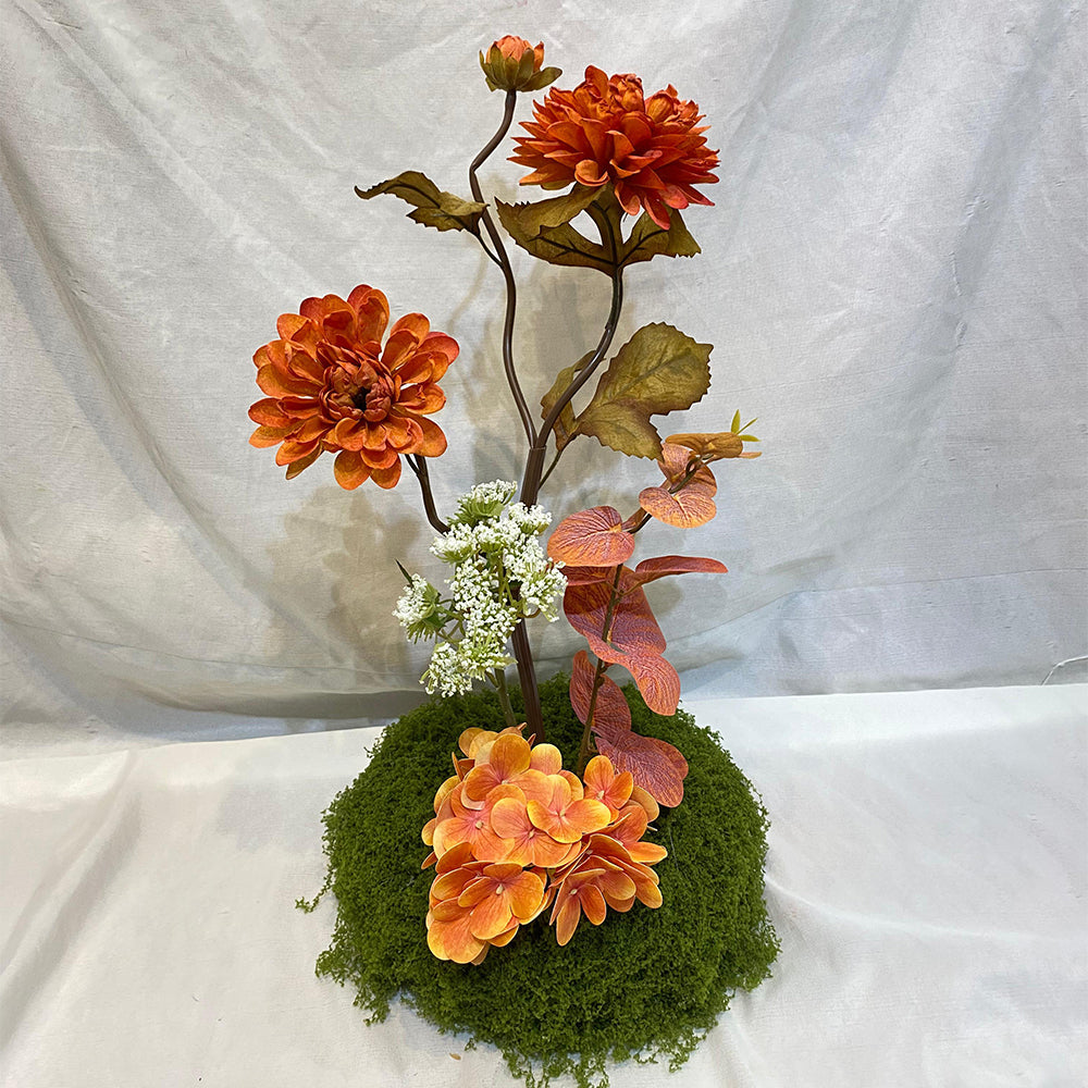 تنسيق مناظر طبيعية بزهور الخريف للعرض فقط (غير معروض للبيع)