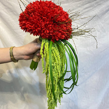 باقة متدلية جريئة وجميلة 🌺