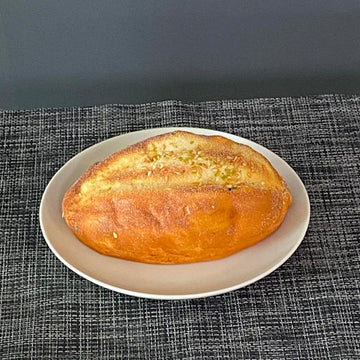 رغيف خبز حرفي بالبذور صناعي واقعي – طعام زخرفي