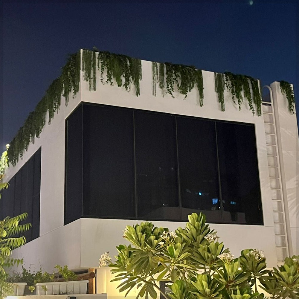 عمارة عصرية بأجواء طبيعية للعرض فقط (غير معروض للبيع)