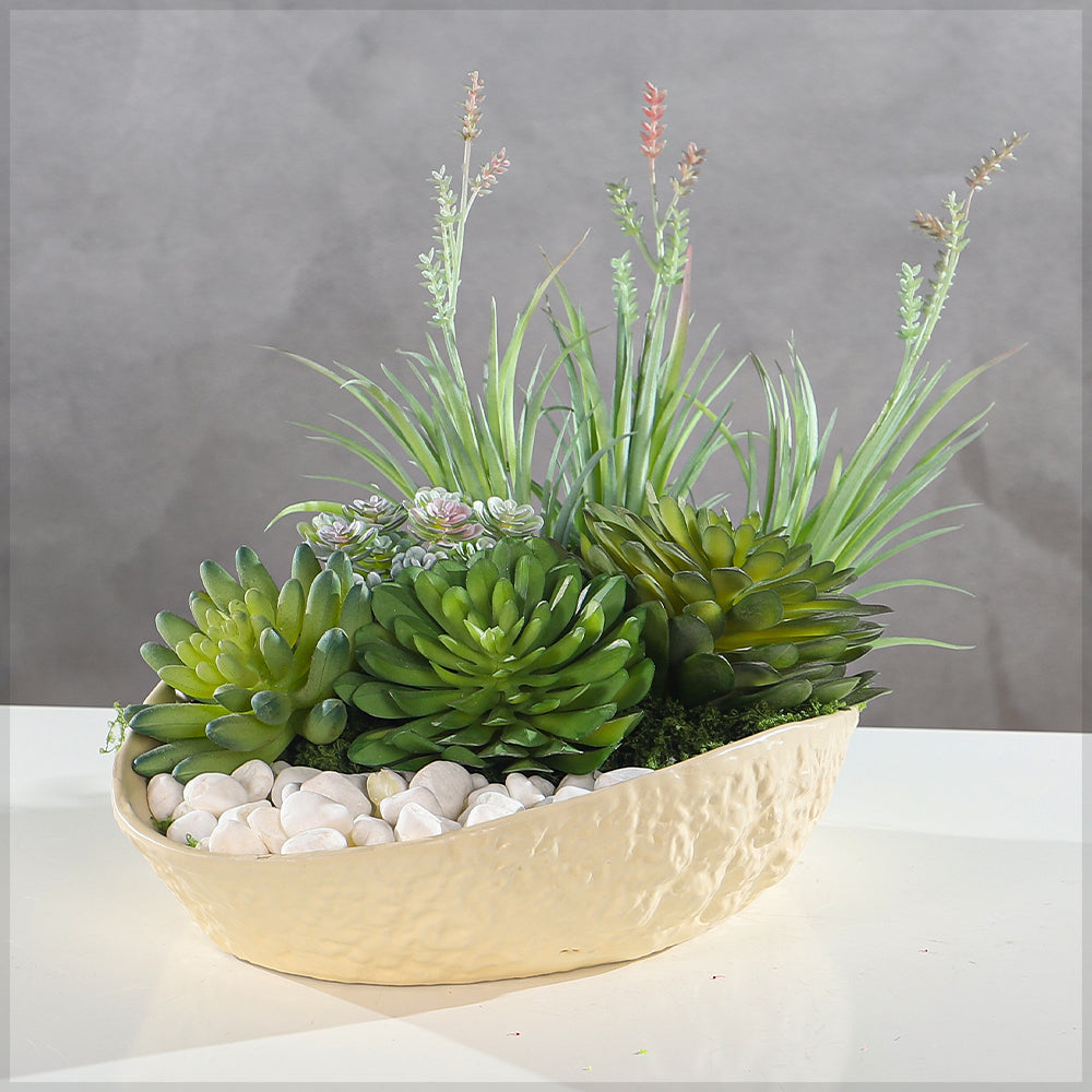 مزهرية خزفية كريمية بتصميم إيكيبانا