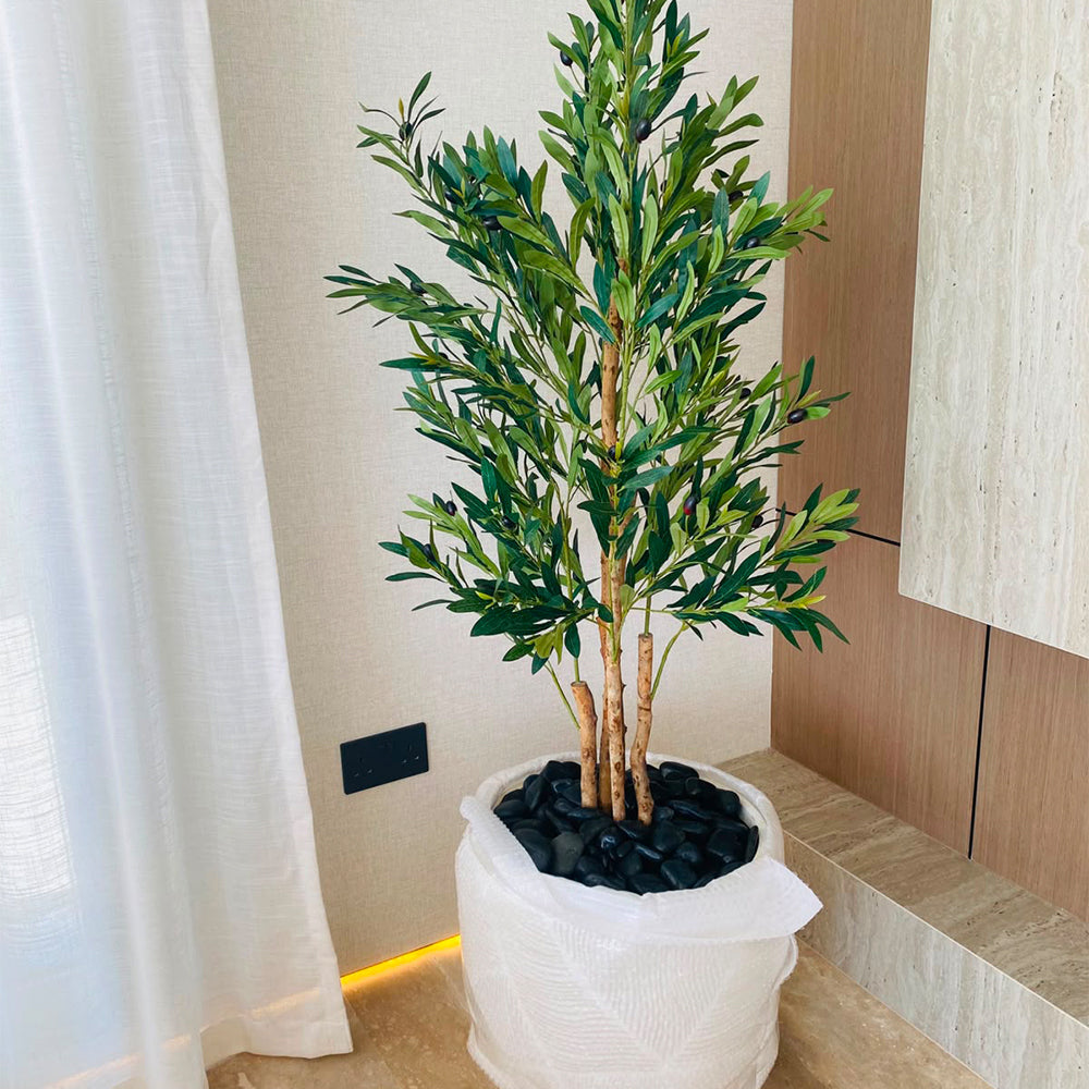 🌿 حوّل مساحتك بخضرة صناعية فاخرة للعرض فقط (غير معروض للبيع)