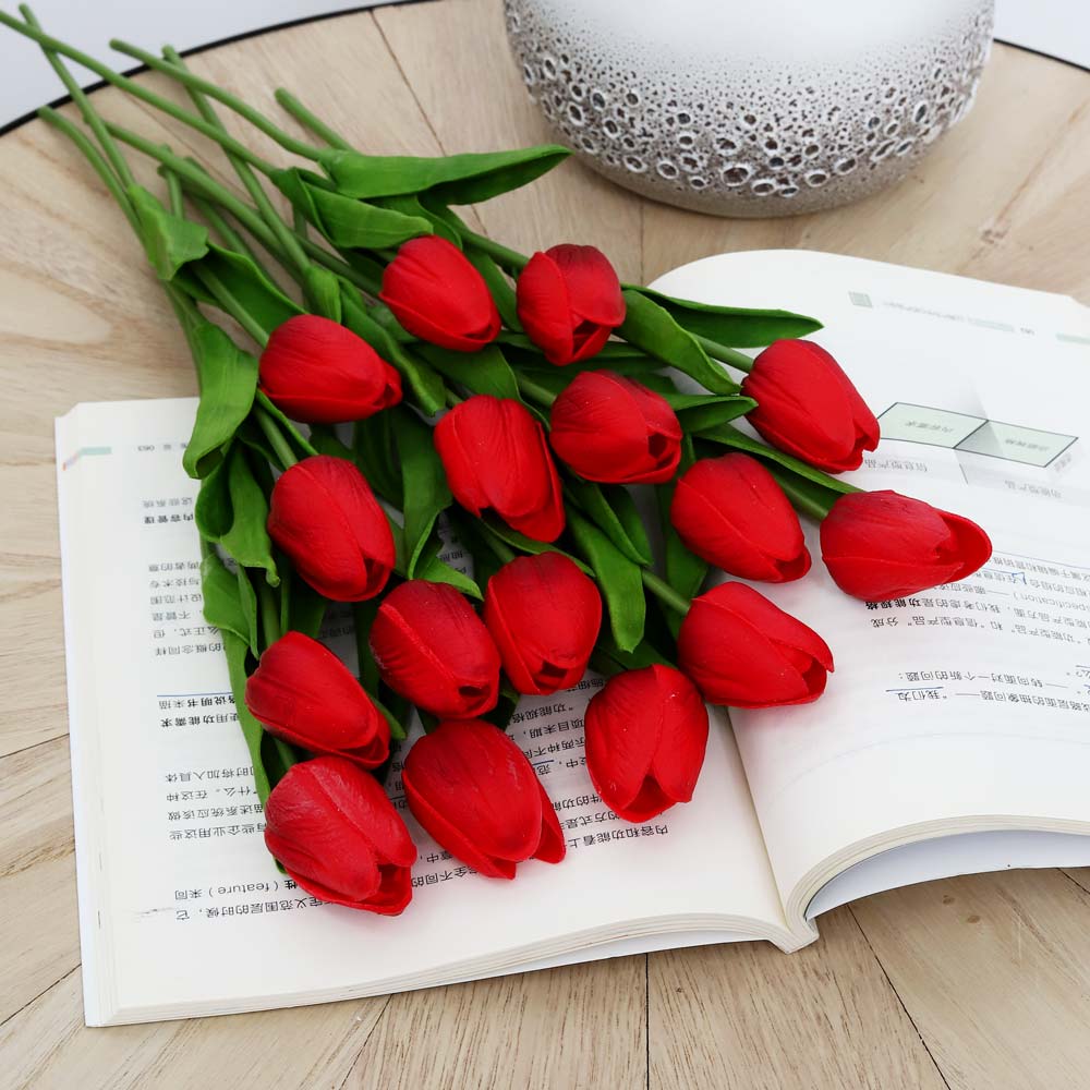 باقة واحدة من زهور التوليب الصناعية (بدون مزهرية)