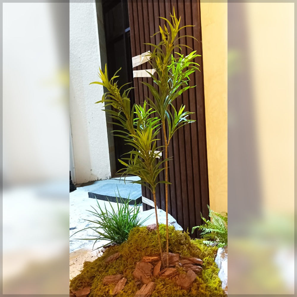 ديكور مناظر طبيعية بالنباتات الصناعية للعرض فقط (غير معروض للبيع)
