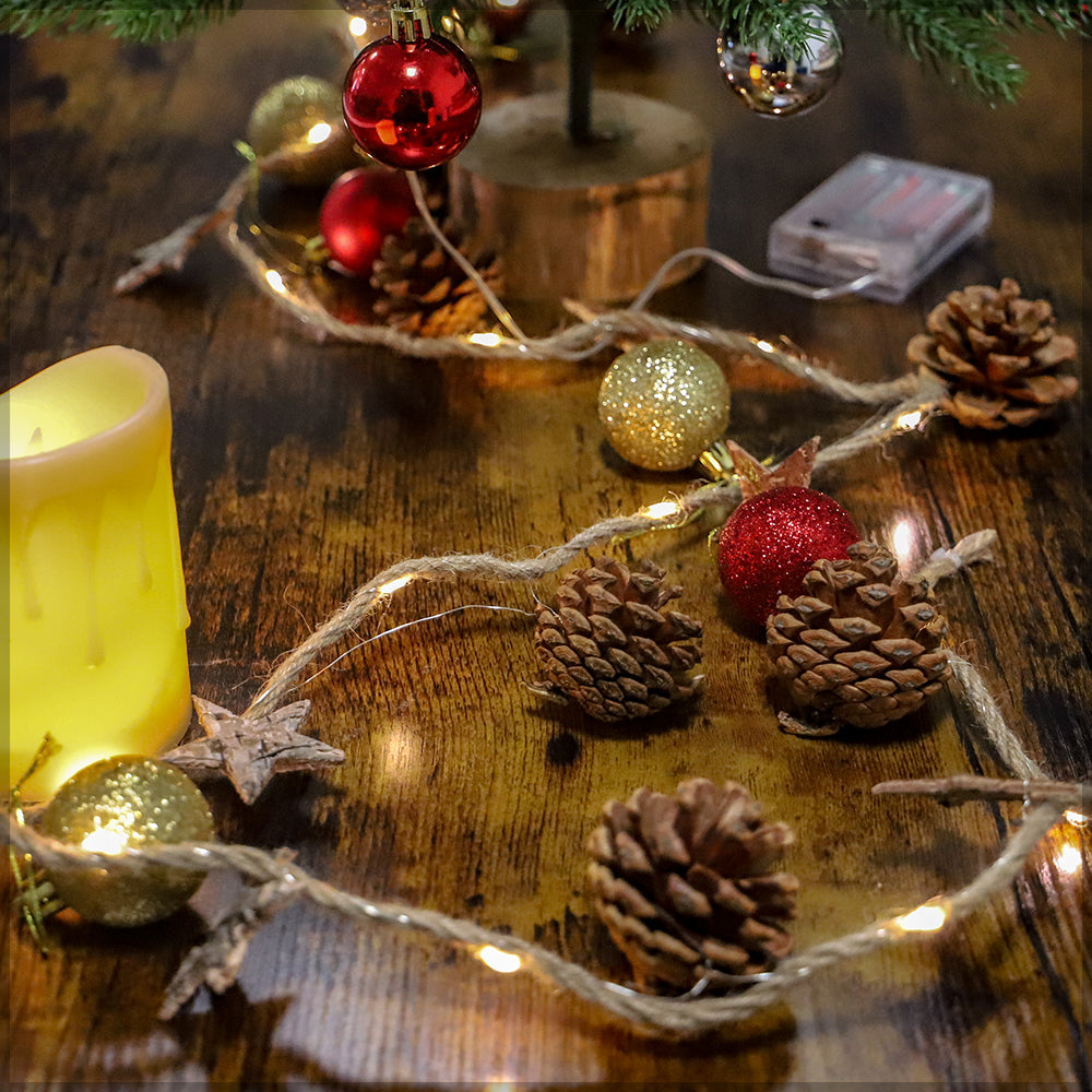 خيط أضواء LED لعيد الميلاد مع أكواز الصنوبر والنجوم
