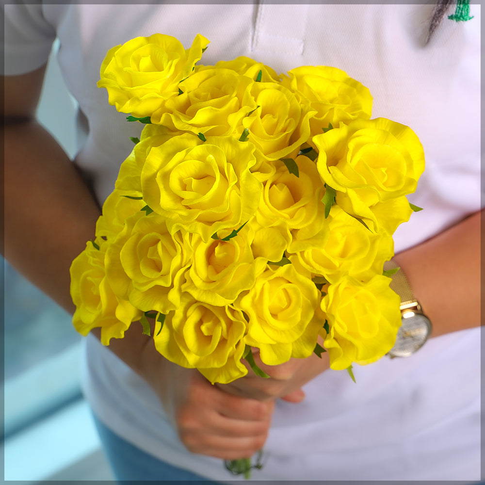 باقة واحدة من الورود الشبيهة بالطبيعية بملمس واقعي (بدون مزهرية)