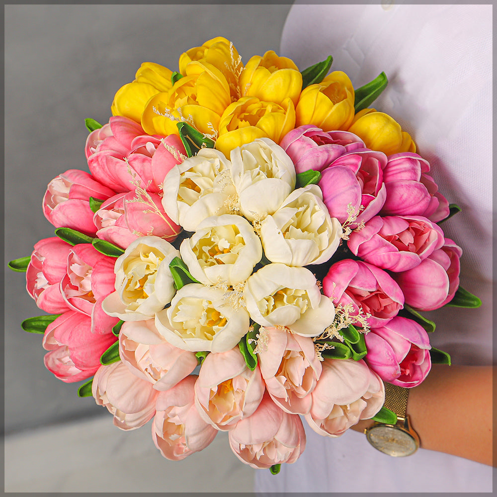 باقة واحدة من زهور التوليب الشبيهة بالطبيعية (بدون مزهرية)